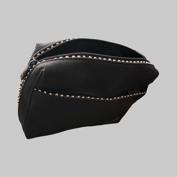 Chanel Perfumes Bag - Picture 4 of 6